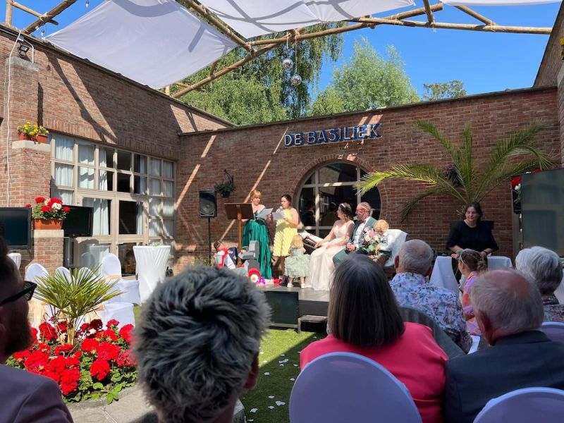 Bestand:Ceremonieboog tijdens ceremonie.jpg