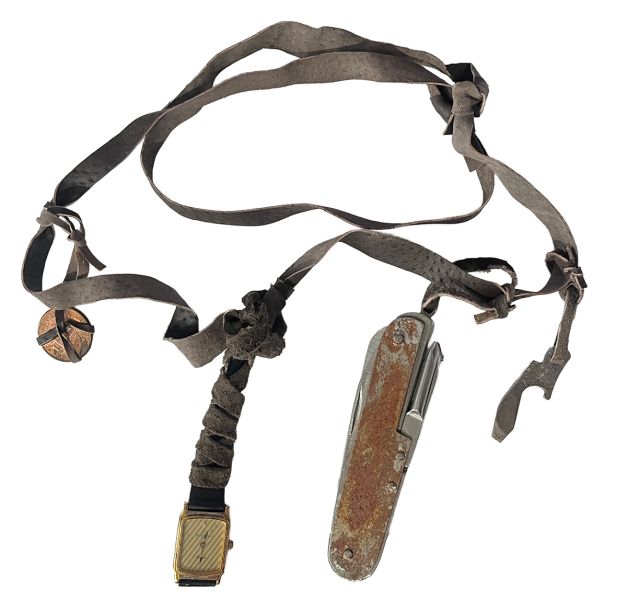 Bestand:Jumanji ketting.jpg