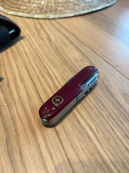 Bestand:Een oud gebruikt zakmes.jpg