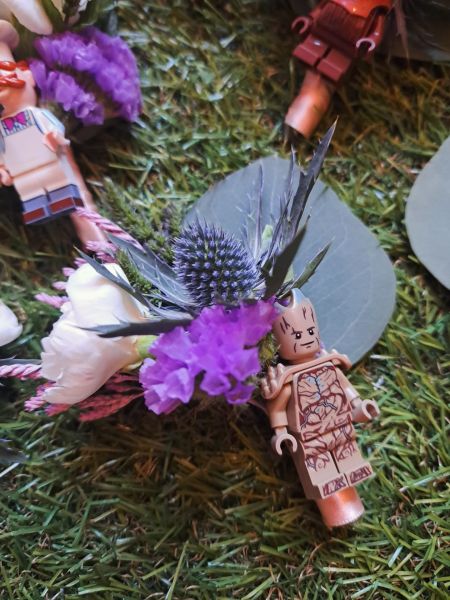 Bestand:Bloemodil - boutonnieres 3.jpg